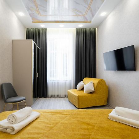 Rynok Square City Center Two Bedroom Apartment! Lviv Eksteriør billede