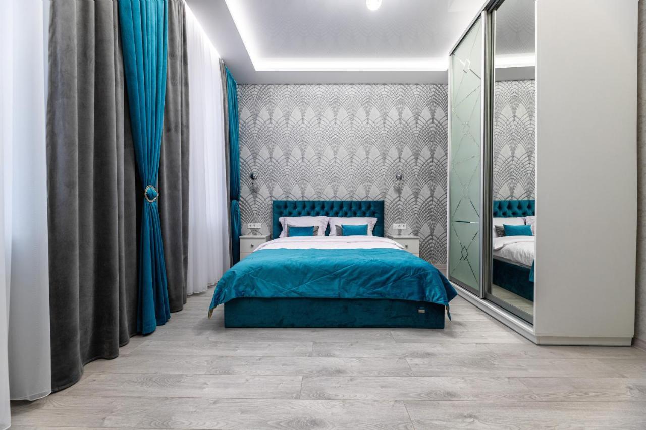 Rynok Square City Center Two Bedroom Apartment! Lviv Eksteriør billede