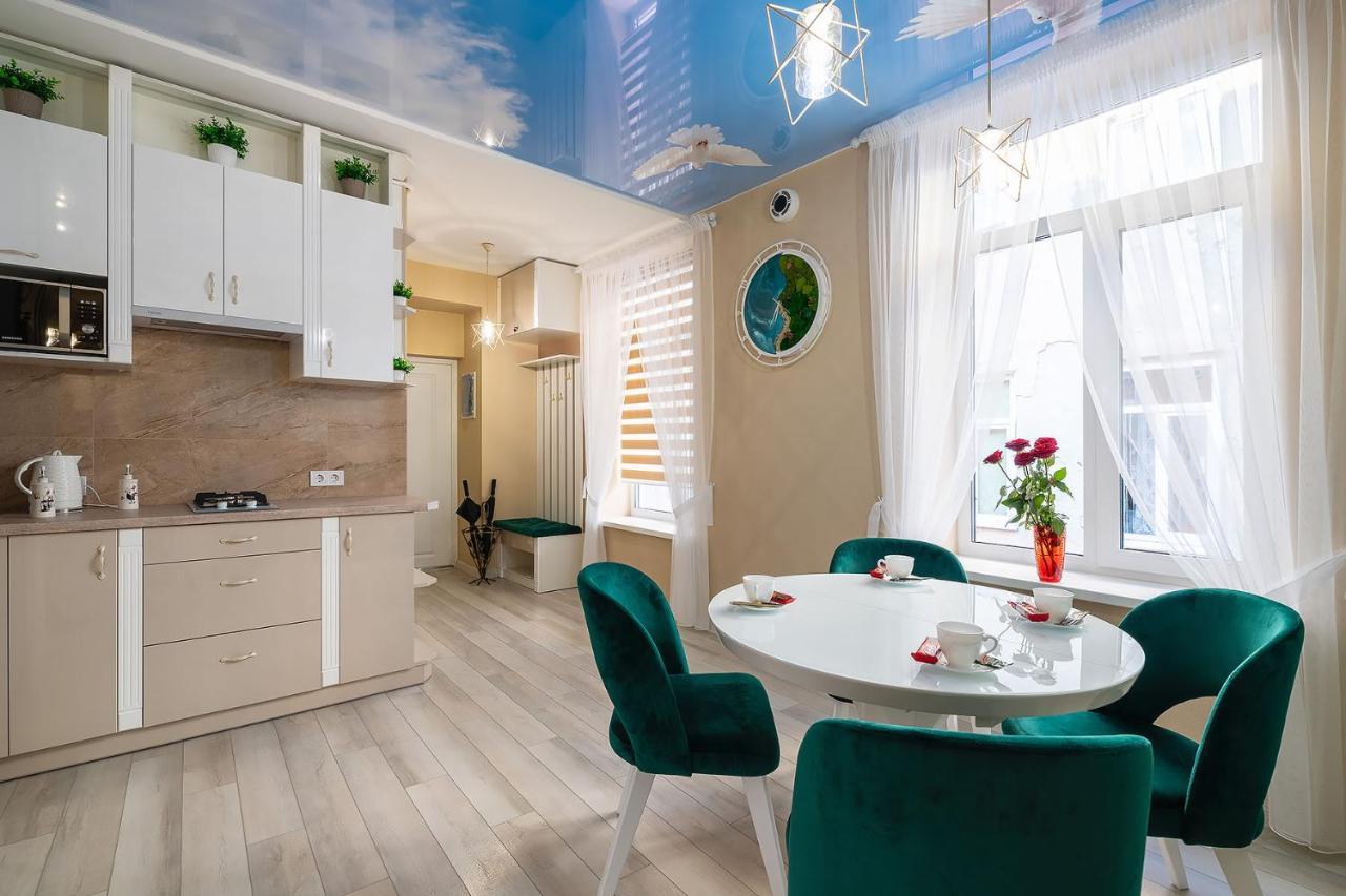 Rynok Square City Center Two Bedroom Apartment! Lviv Eksteriør billede