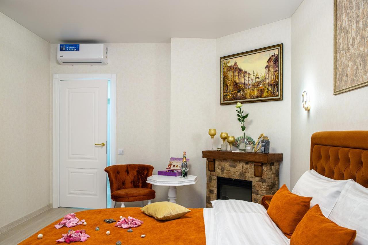 Rynok Square City Center Two Bedroom Apartment! Lviv Eksteriør billede