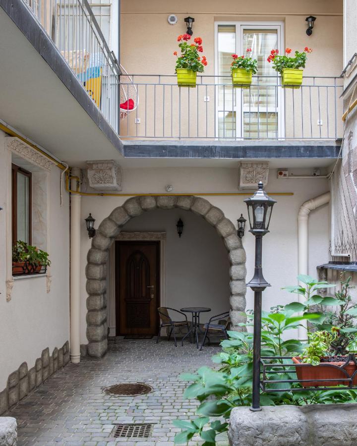 Rynok Square City Center Two Bedroom Apartment! Lviv Eksteriør billede