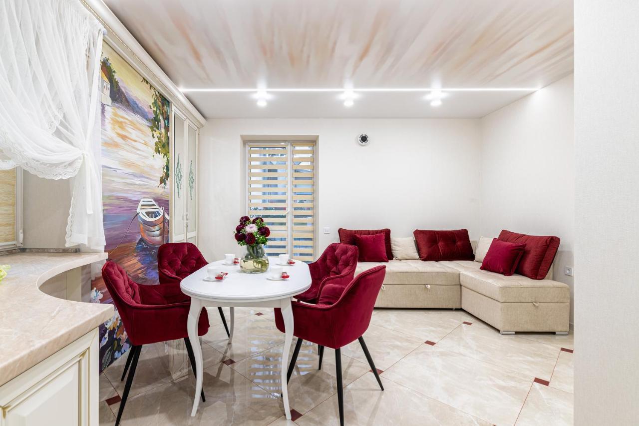 Rynok Square City Center Two Bedroom Apartment! Lviv Eksteriør billede
