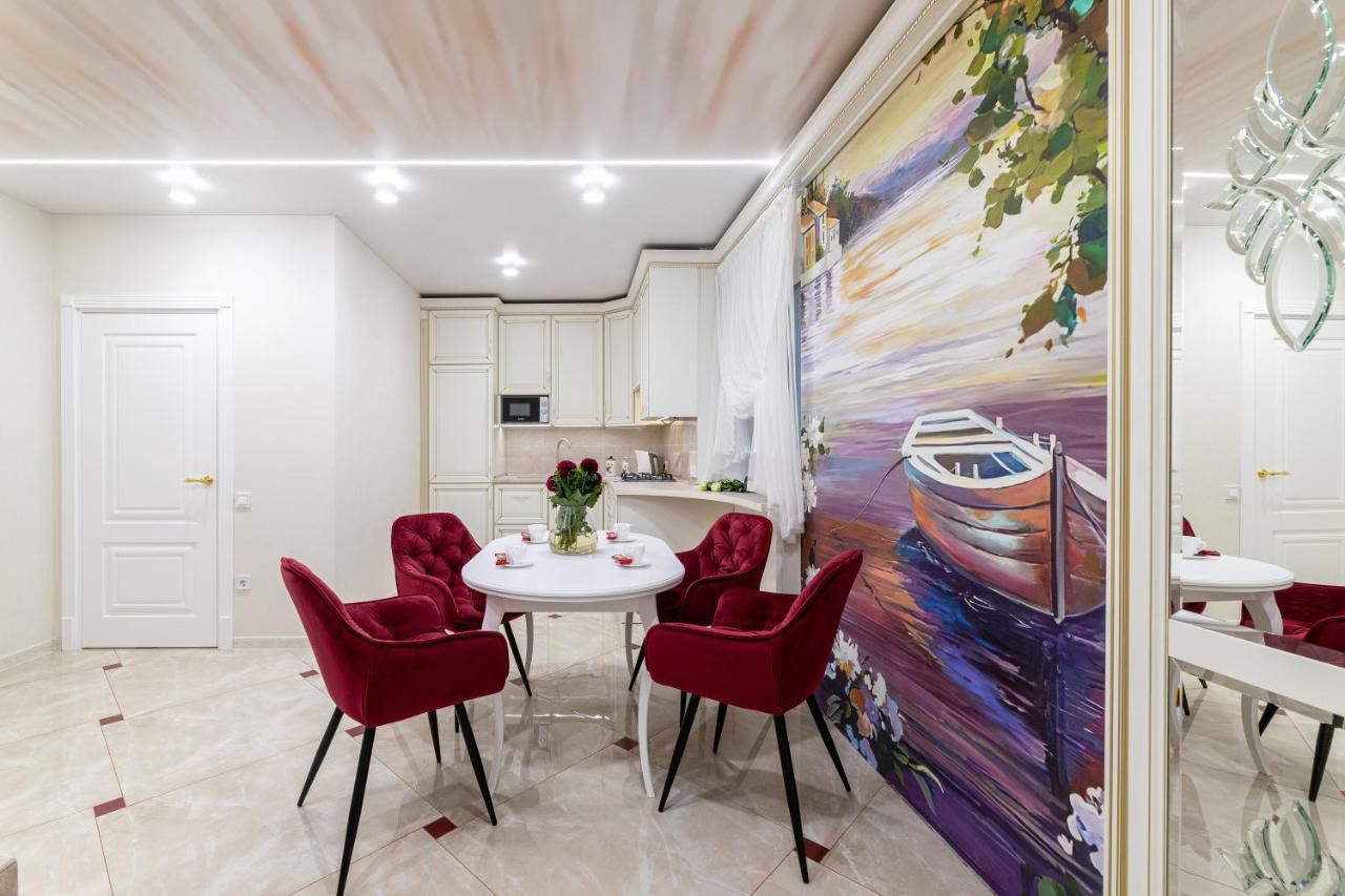 Rynok Square City Center Two Bedroom Apartment! Lviv Eksteriør billede