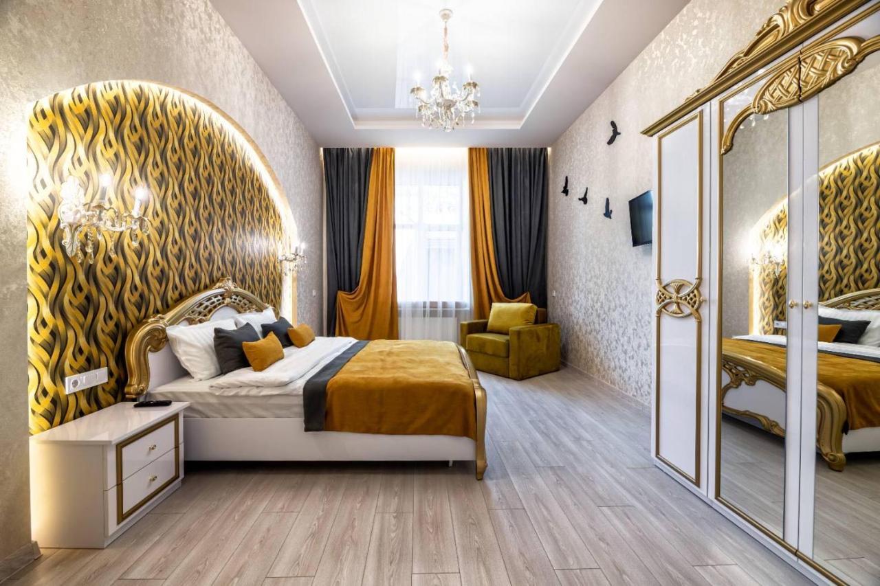 Rynok Square City Center Two Bedroom Apartment! Lviv Eksteriør billede