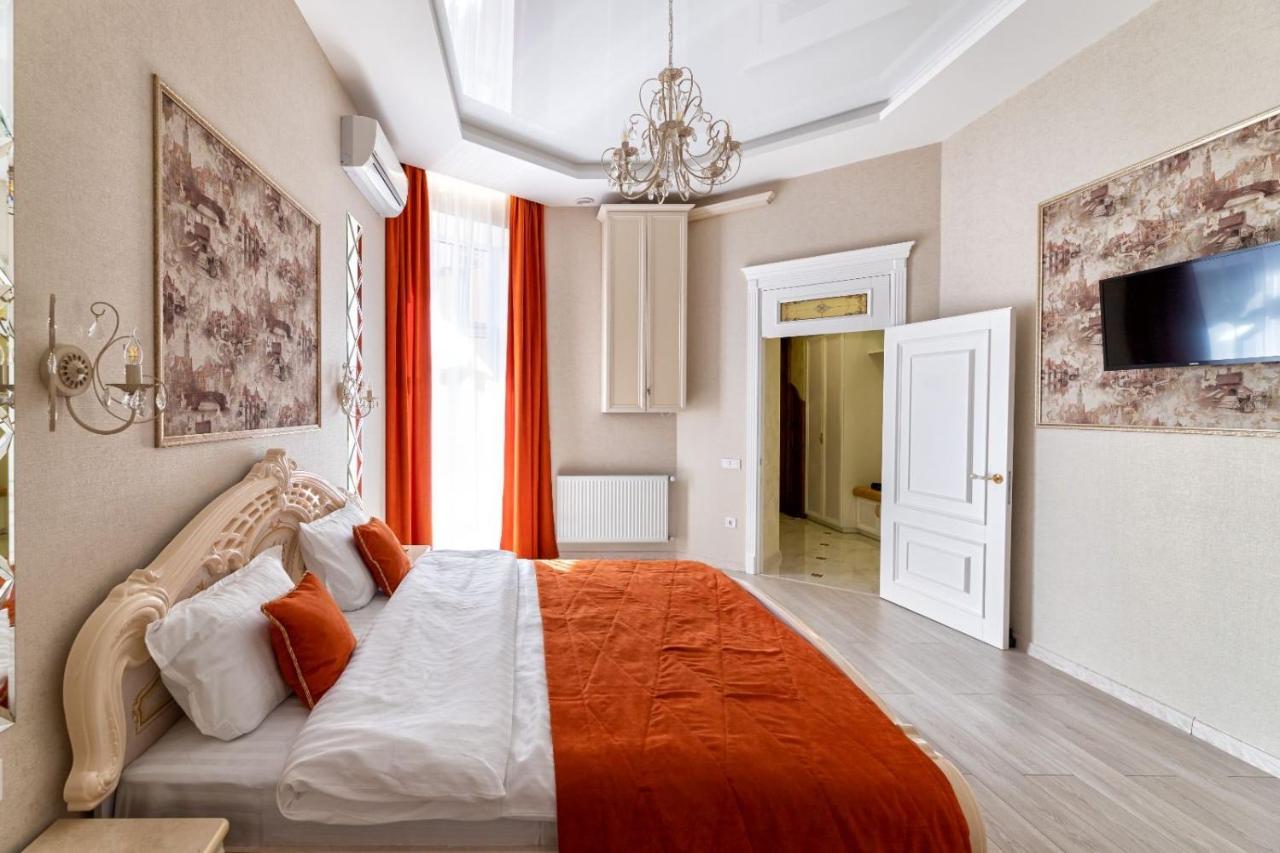 Rynok Square City Center Two Bedroom Apartment! Lviv Eksteriør billede
