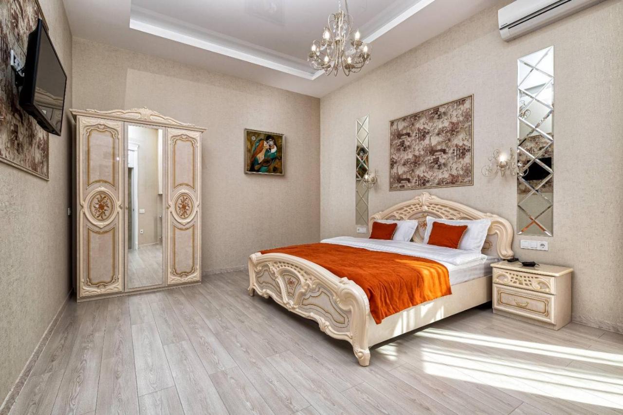 Rynok Square City Center Two Bedroom Apartment! Lviv Eksteriør billede