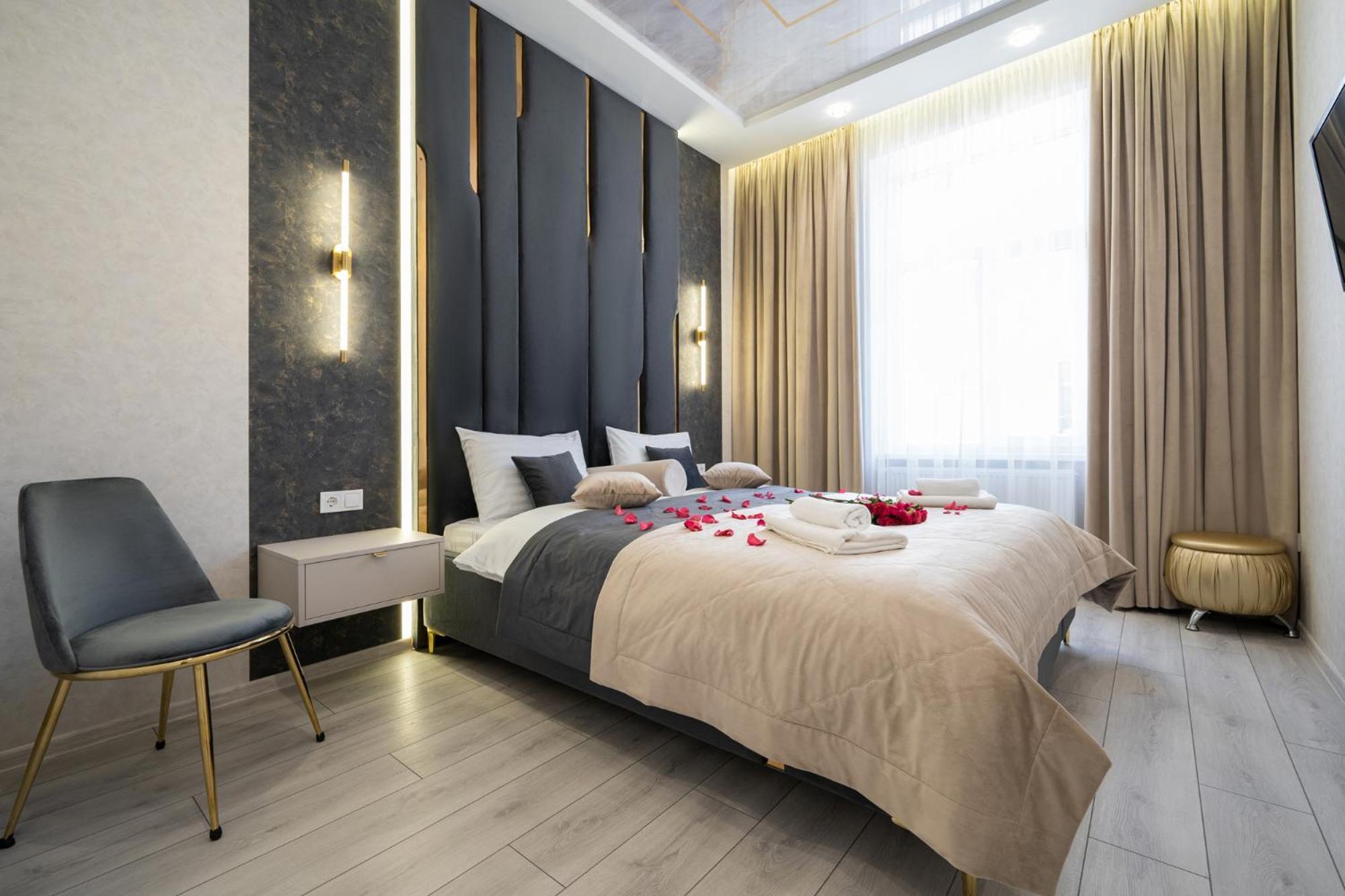 Rynok Square City Center Two Bedroom Apartment! Lviv Eksteriør billede