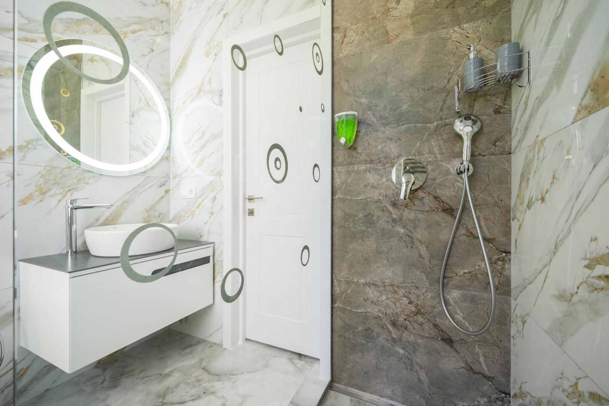 Rynok Square City Center Two Bedroom Apartment! Lviv Eksteriør billede